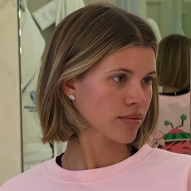 Sofia Grainge Richie con corte de pelo bob francés