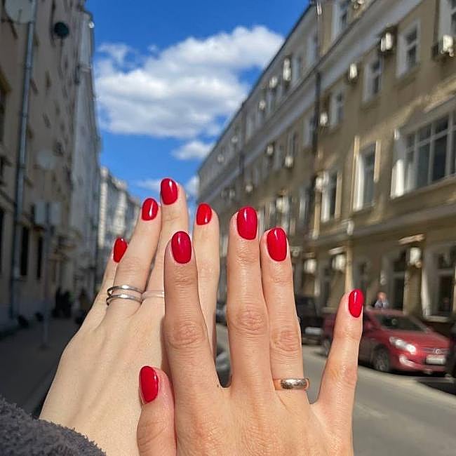 Uñas rojas clásicas