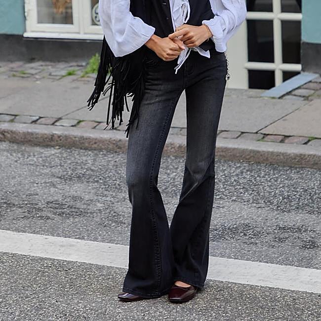 Pantalones vaqueros campana