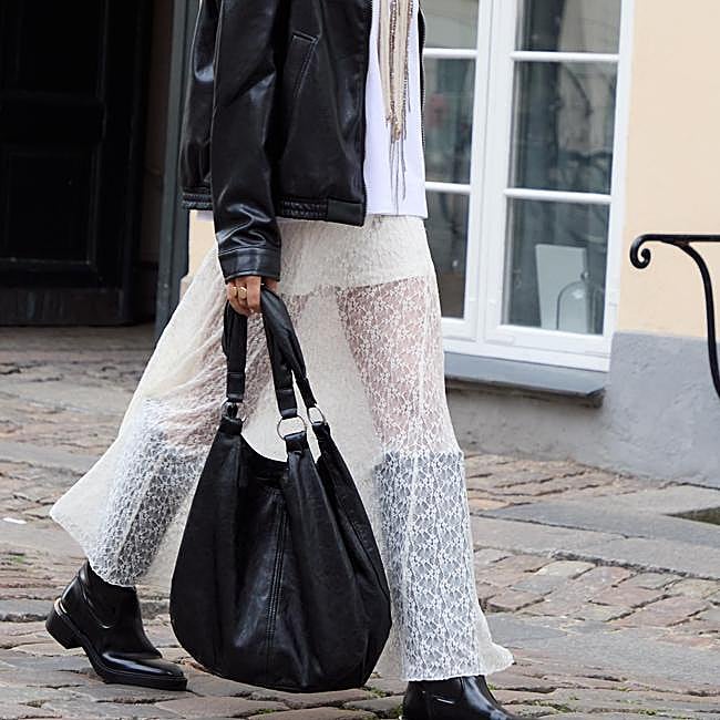 Falda de encaje con forro