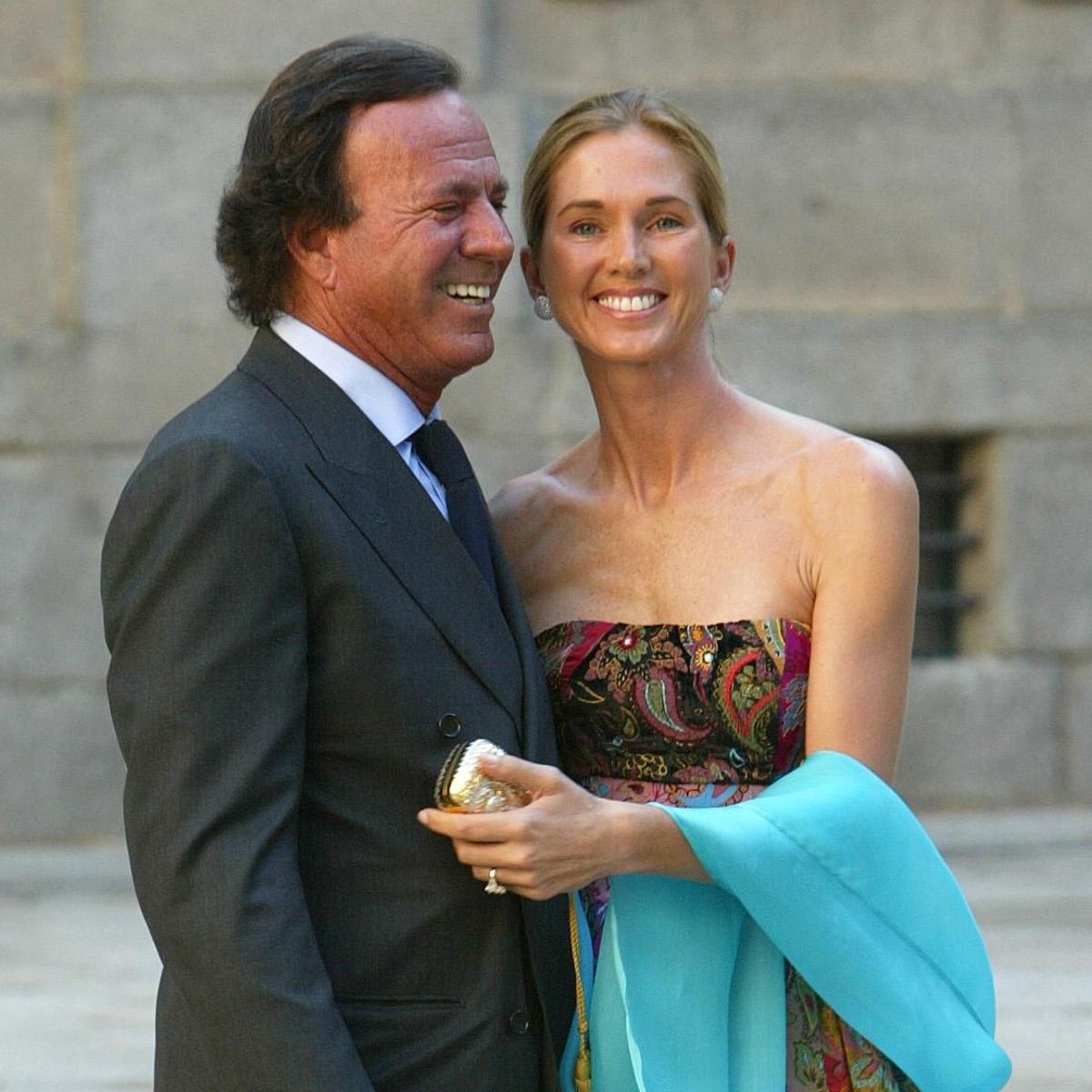 Así fue la boda «íntima pero no secreta» de Julio Iglesias y Miranda hace  15 años en Marbella | Mujerhoy