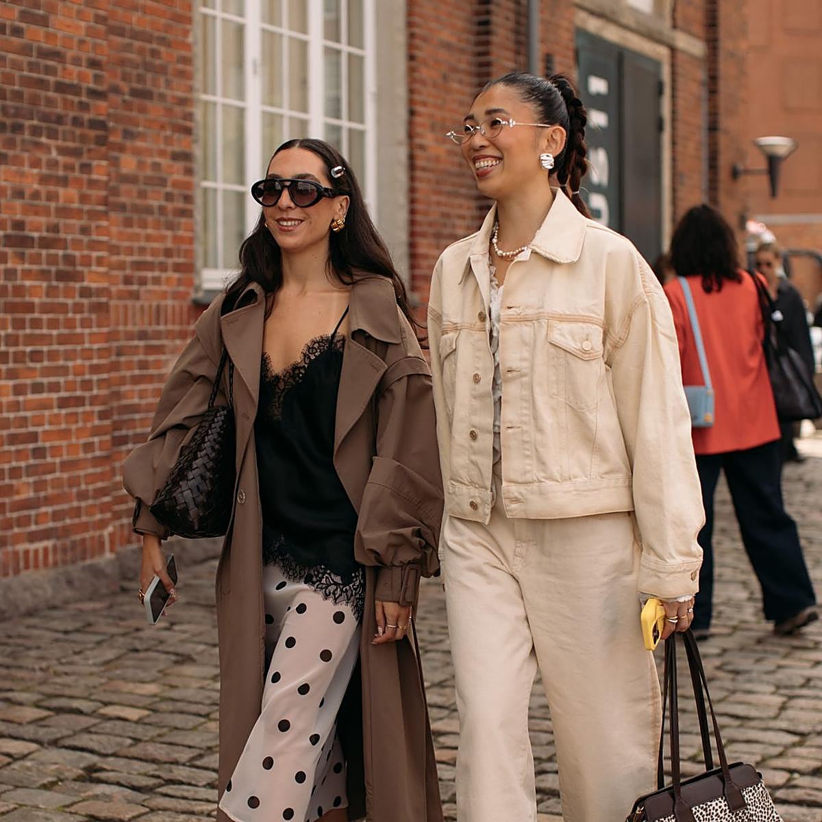 El top asimétrico más viral de lo nuevo de Zara: por qué todas quieren esta blusa de tirantes tan elegante