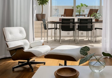 Una de las sillas Lounge Chair inspiradas en el diseño de los Eames que se venderá en el mercadillo del ME Reina Victoria de Madrid por 65 euros.