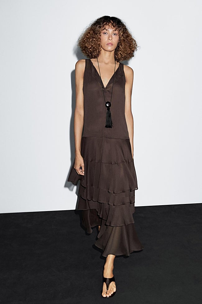 Vestido marrón de Massimo Dutti (129 euros)