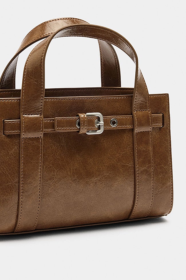 Bolso de mano de Parfois (23,99 euros)