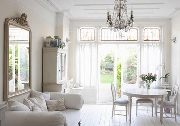 La teoría de los espejos, el truco deco de los expertos para que una casa parezca más grande y luminosa