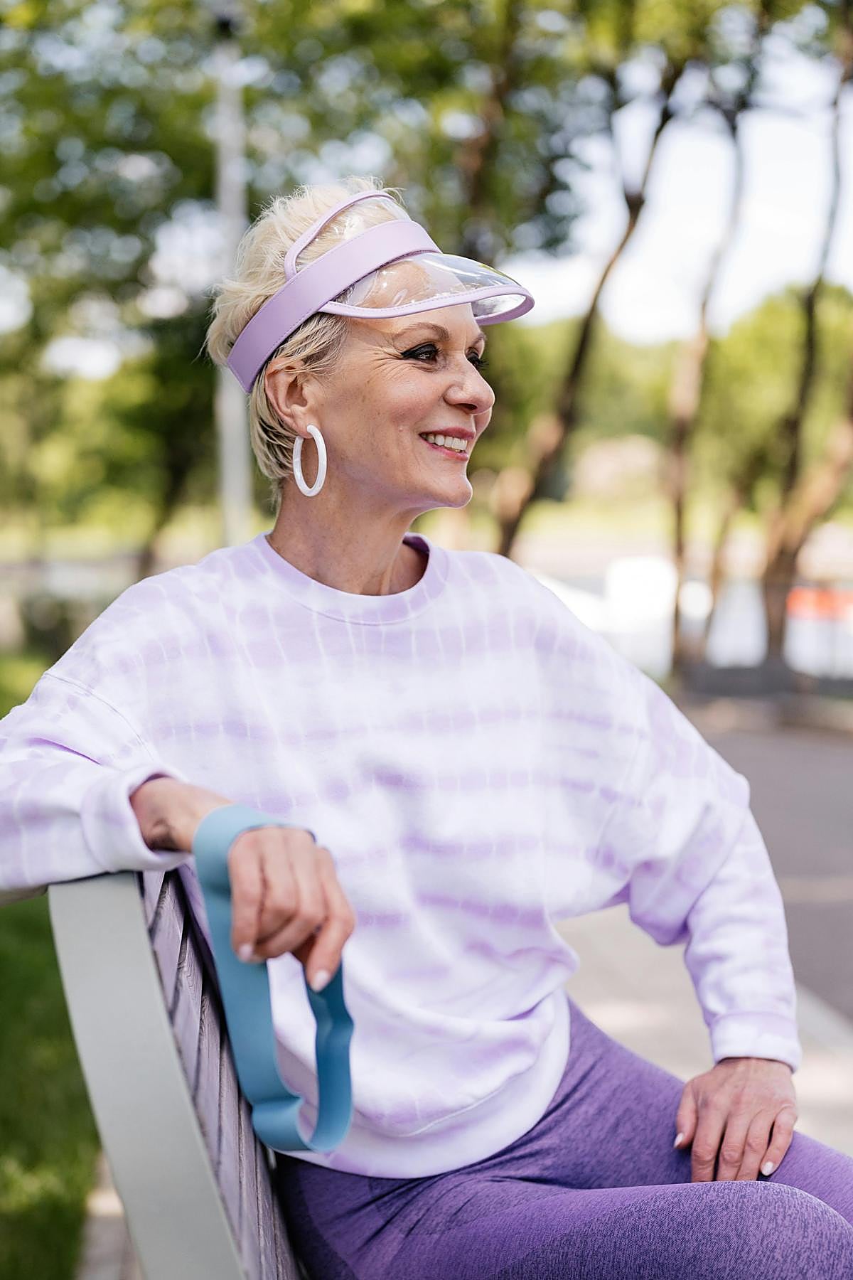 Mujer haciendo ejercicio al aire libre.