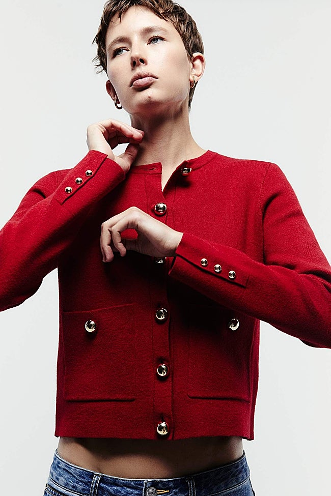 Chaqueta roja de Sfera (35,99 euros)