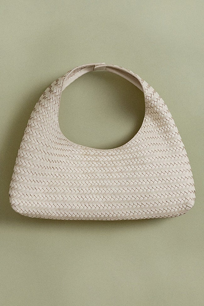 Bolso trenzado de Mango (99,99 euros)