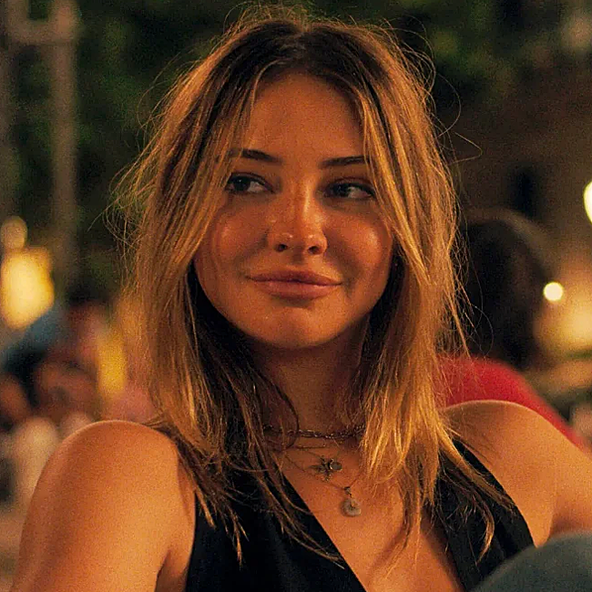 Heather (Madelyn Clyne) inicia un viaje con sus amigos por Europa que cambiará su vida como la conoce para siempre.