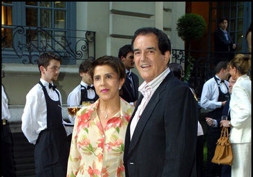 Manuel de la Calva junto a su esposa. Mirna Carvajal.
