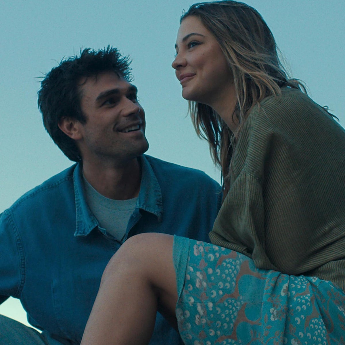 KJ Apa y Madelyn Clyne protagonizan una de las películas de este verano 2025.