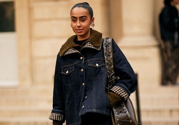 Las chaquetas que triunfan en el entretiempo son en denim.
