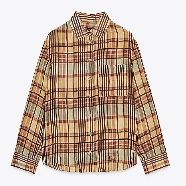 Camisa con estampado de cuadros de Zara (49,99 euros)
