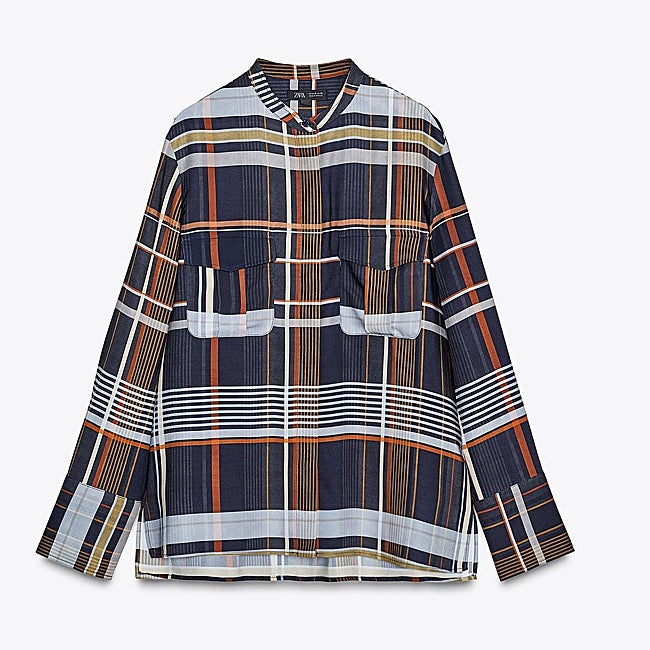 Camisa con estampado de cuadros de Zara (49,99 euros)