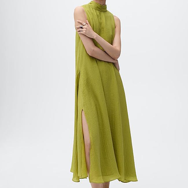 Vestido verde de Mango, 69,99 euros.