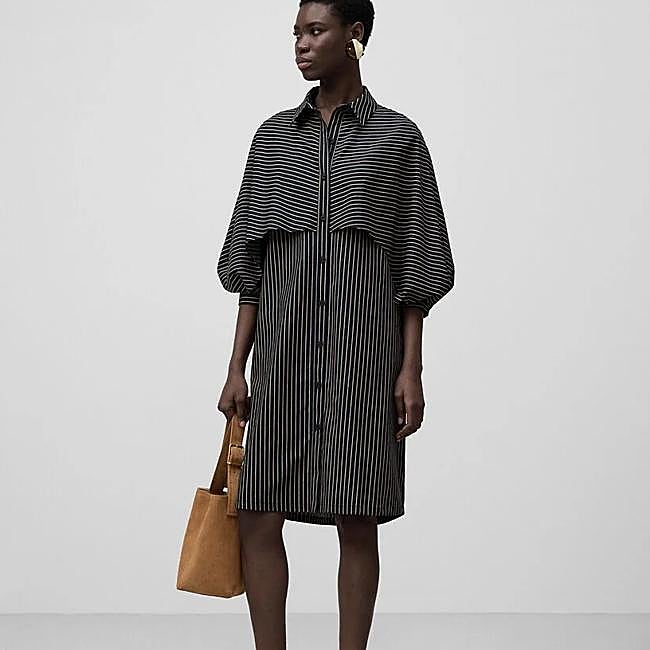 Vestido de rayas de Adolfo Domínguez, 114 euros.