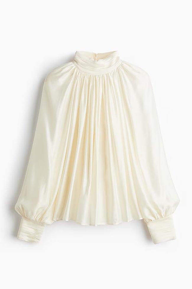 Camisa blanca de H&M (22,99 euros)