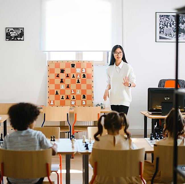 El ajedrez es una actividad extraescolar ideal para que los adolescentes trabajen ña atención sostenida.