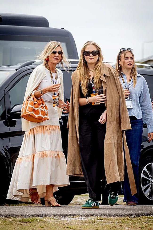 Máxima de Holanda y Amalia de Holanda en la Fórmula 1 de Holanda.