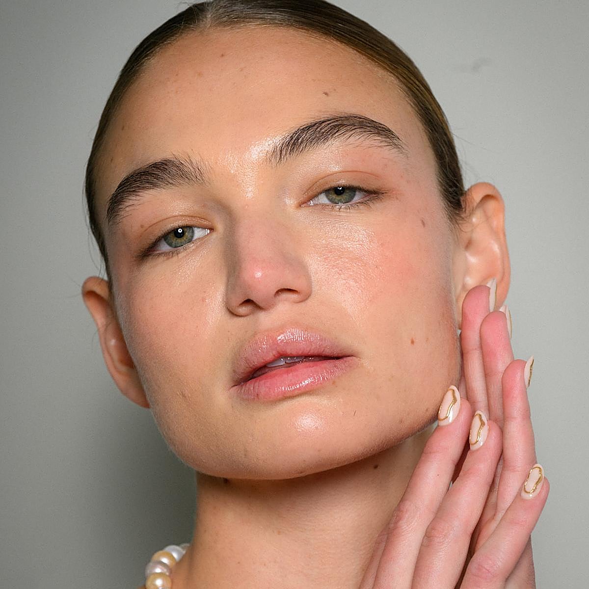 Los esmaltes semipermanentes se regulan.