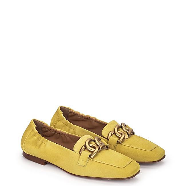 Mocasín amarillo de Pedro Miralles, 125,10 euros.