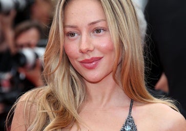 Si vas a cambiar de look este otoño, hazte el flequillo recto de Ester Expósito: así es el corte de pelo con el que arrasar