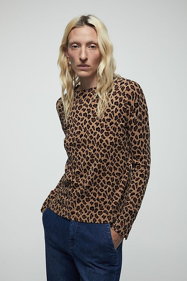 Jersey con estampado animal de Sfera (21,99 euros)