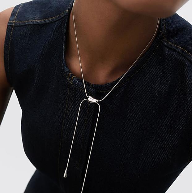 Imagen principal - Piezas de la última colección Essentials de PDPAOLA.