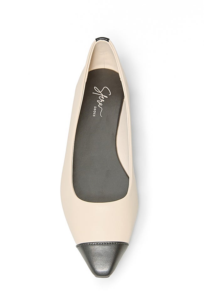 Zapatos planos de Sfera (15,99 euros)