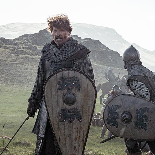 Nikolaj Coster-Waldau, un poco despeluchado y con un bigote que no se ciñe a la realidad, en una imagen de Rey y conquistador, en la que interpreta a Guillermo de Normandía.