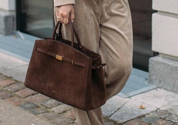 Bolsos de ante, el complemento de otoño que no pasa de moda y que es perfecto para llevar en cualquier ocasión