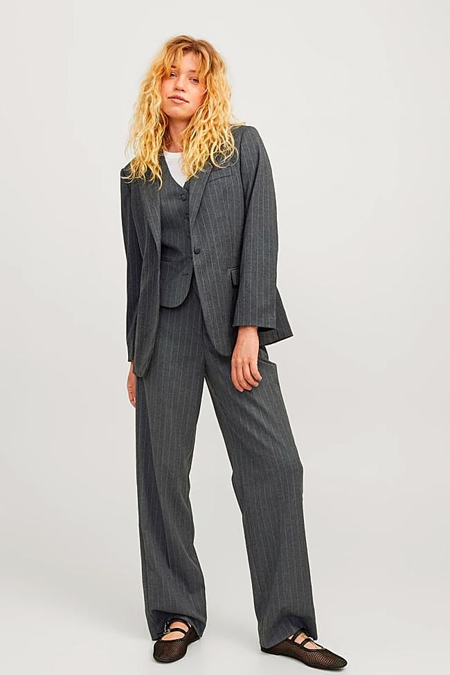 Traje de tres piezas con raya diplomática de Jack & Jones.