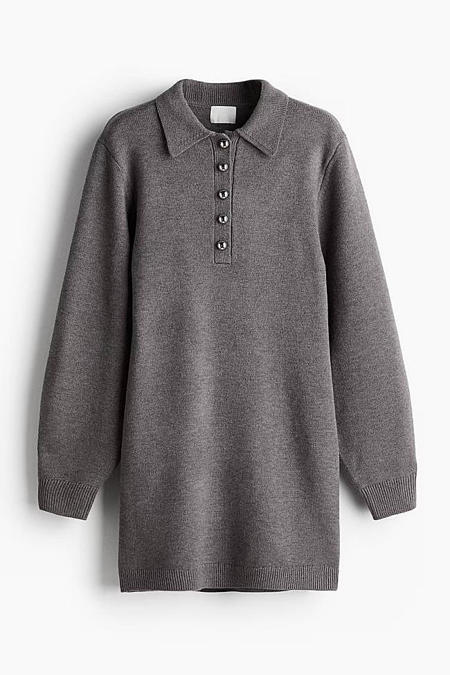 Vestido de punto fino con cuello (39,99€)