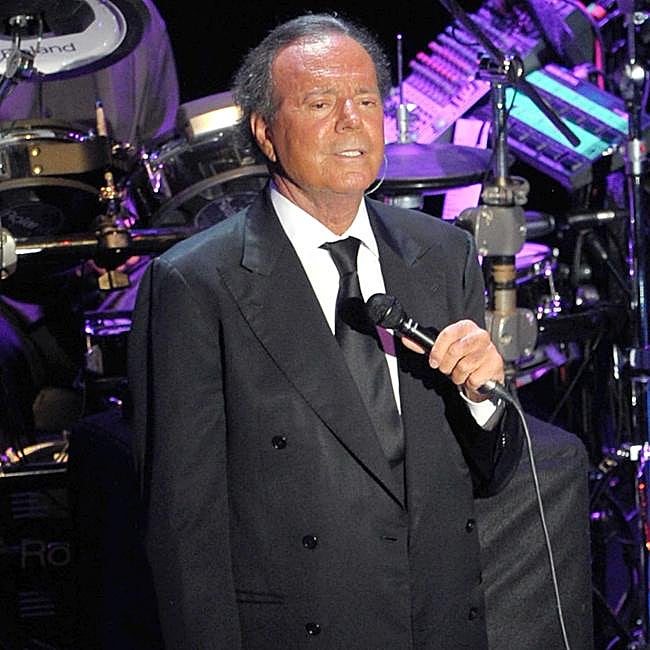 Julio Iglesias no tiene pensado volver a los escenarios.