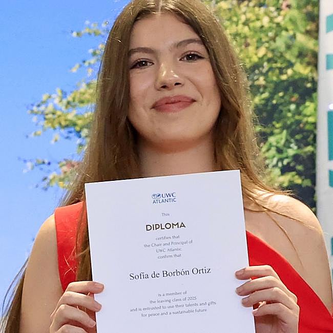 La infanta Sofía tras diplomarse en Gales.