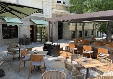 La terraza de El Buen, uno de los restaurantes del barrio de Salamanca que tienes que probar antes de que llegue el otoño.