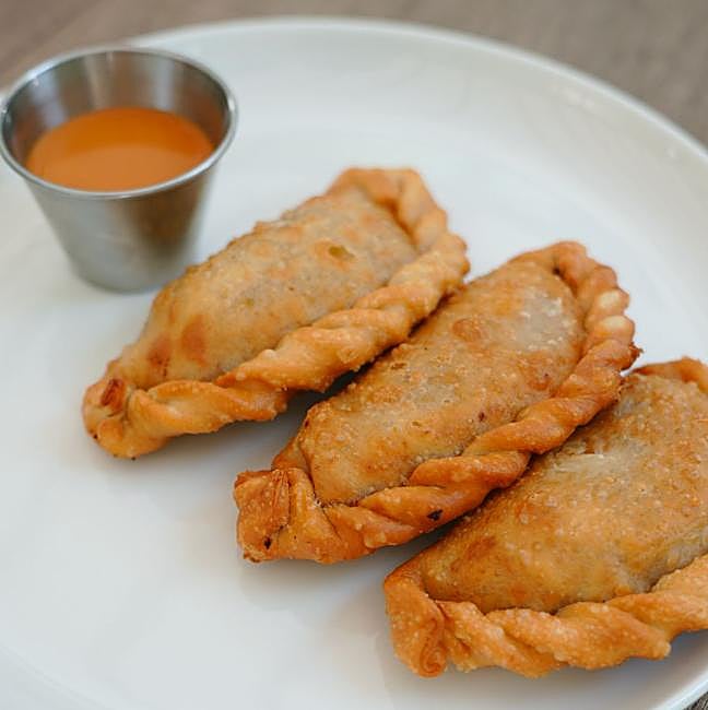Las empanadillas de pollo de El Buen son las mejores empanadillas de pollo, para qué decirlo de otra manera.