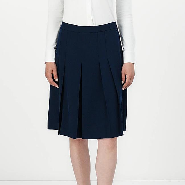 Falda azul marino de Tommy Hilfiger, 90,95 euros.