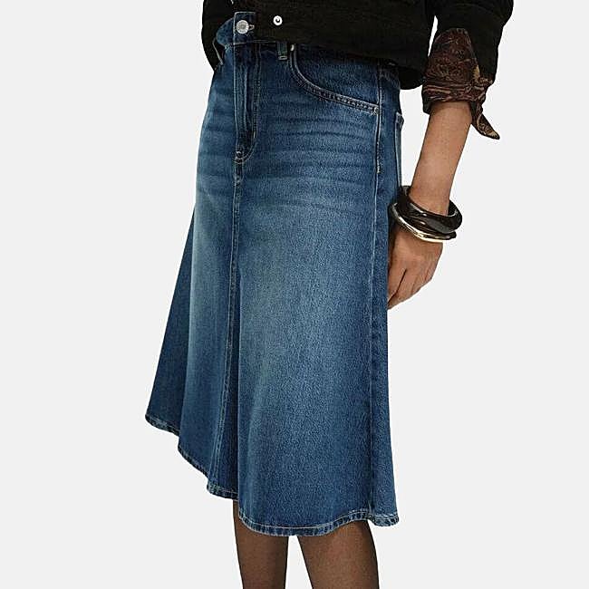 Falda vaquera de Mango, 29,99 euros.