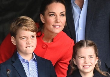 Cómo le dijeron Kate y Guillermo a su hijo George que iba a ser rey: servicio, deber y cuentos ilustrados