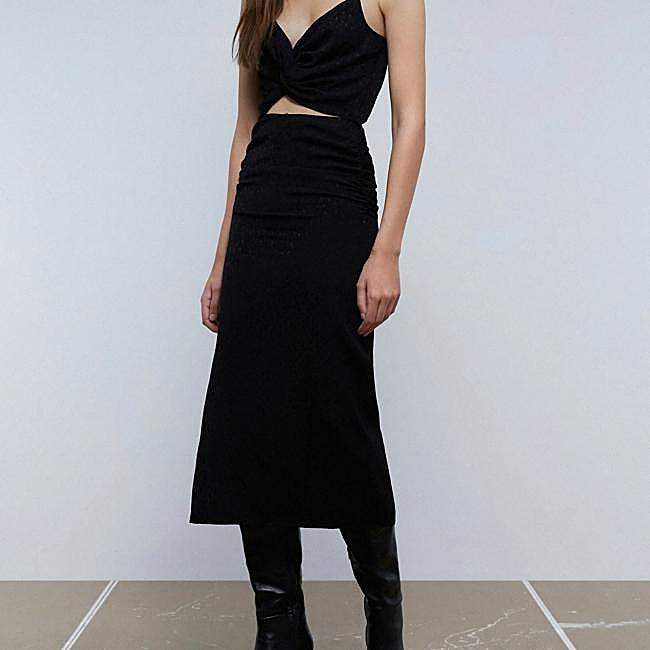 Falda de terciopelo de Scalpers, 29,90 euros.