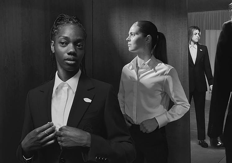 Naomi Feller, Signe Brunn y Misa Rodríguez, con los uniformes de Louis Vuitton.