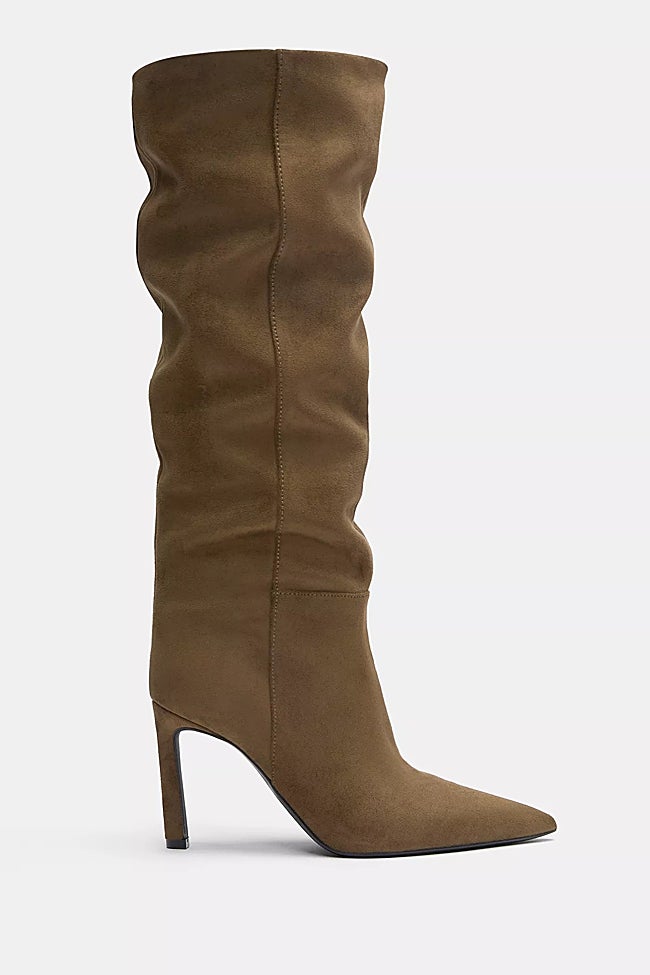 Botas altas de Pull & Bear (49,99 euros)