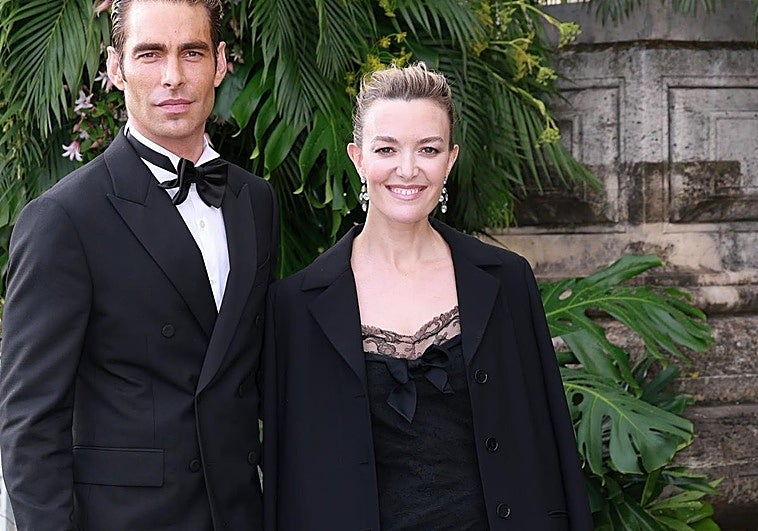 Marta Ortega, con Jon Kortajarena, en el Baile del Verano en París, este año.