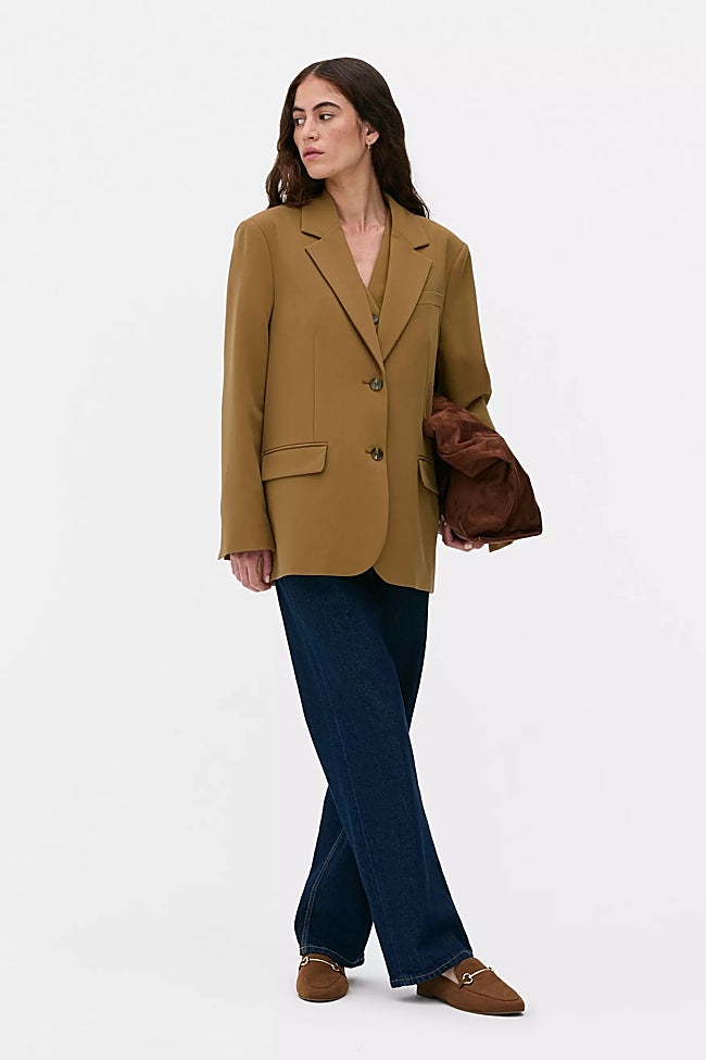 Americana camel de Primark (34 euros)