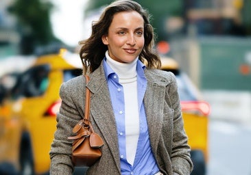 Camisas con cuellos altos, la técnica de vestir a capas que arrasa en el street style para los días más fríos
