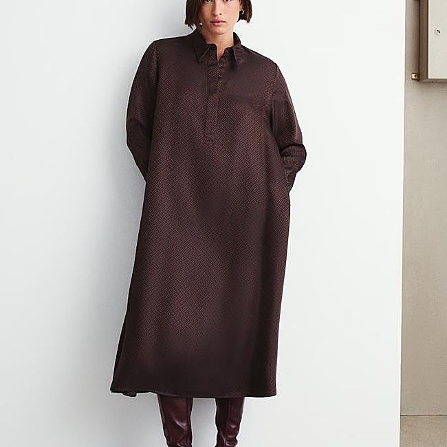 Vestido marrón largo de Couchel, 99,99 euros.