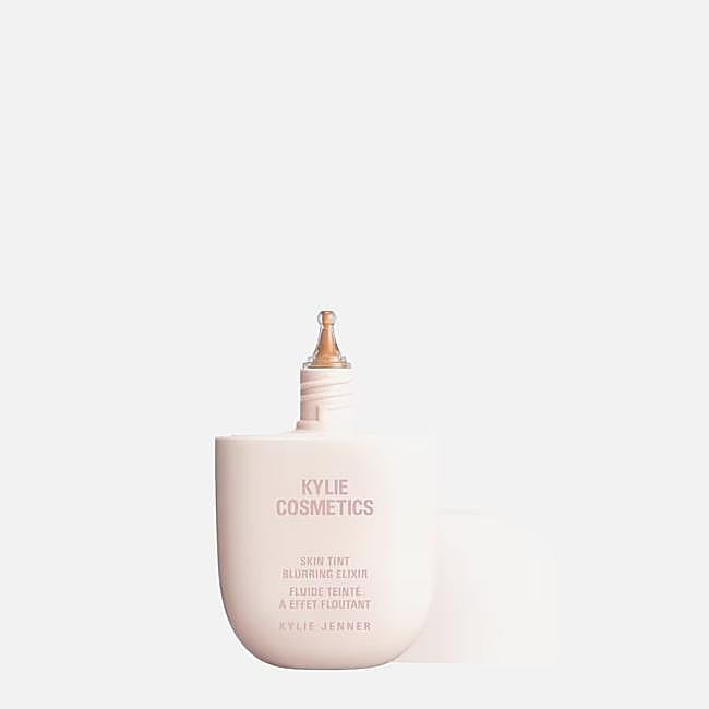 Skin Tint Blurring Elixir de Kylie Cosmetics.