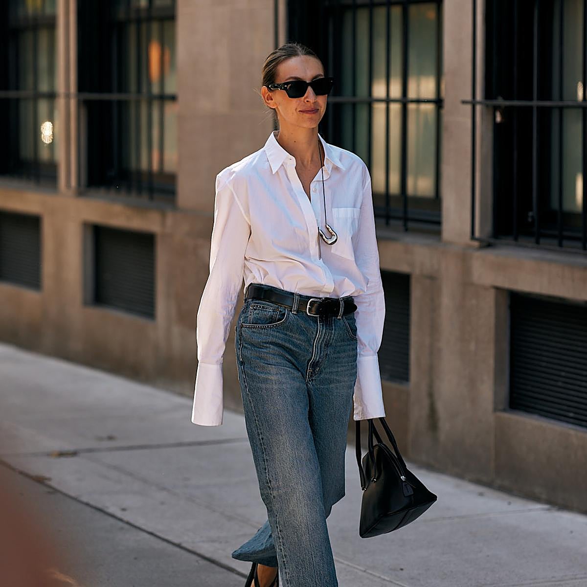 Consejos para elegir vaqueros favorecedores y atemporales.